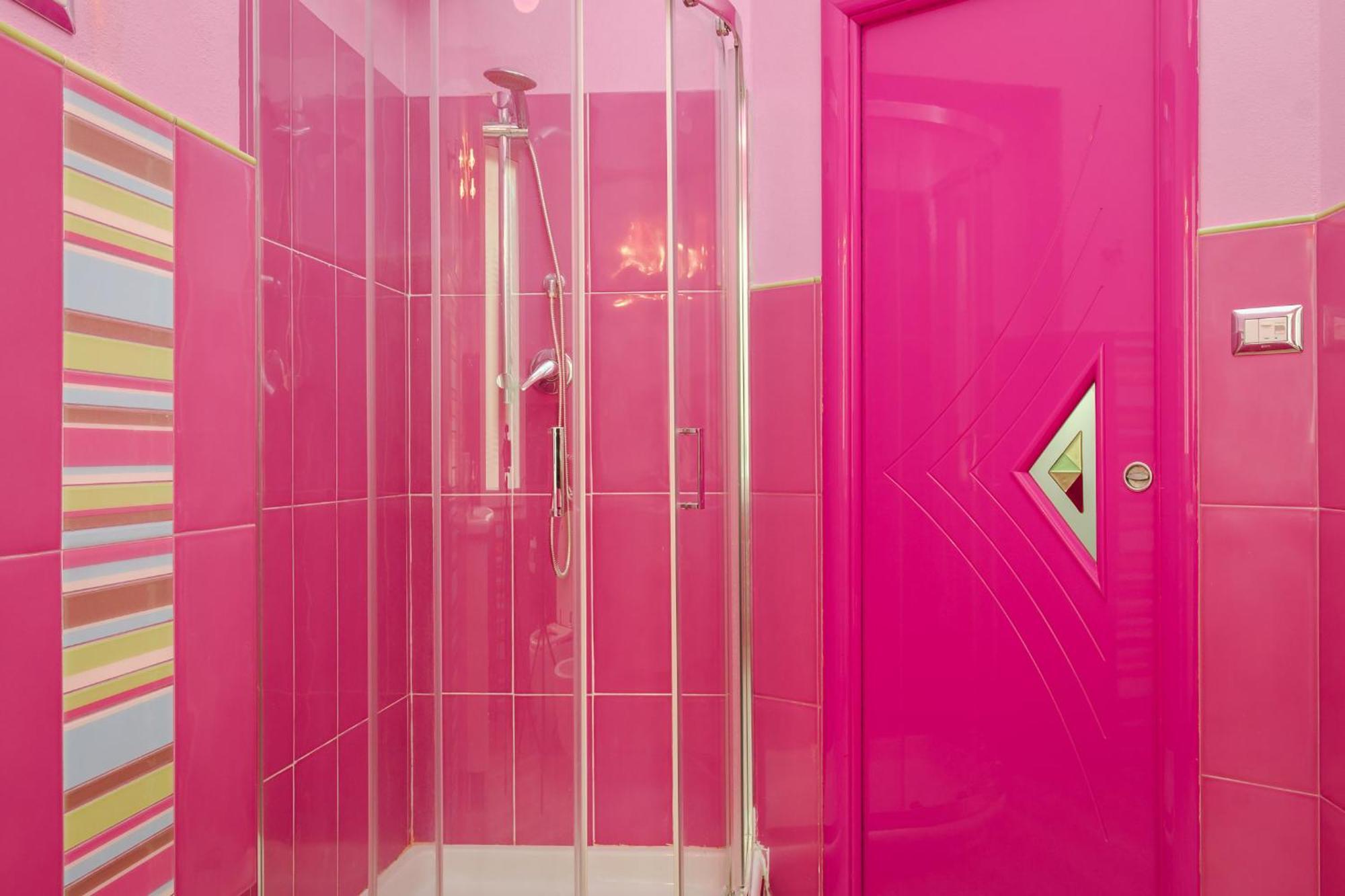 Pink Barbie's House, Domus Lumeras Appartement